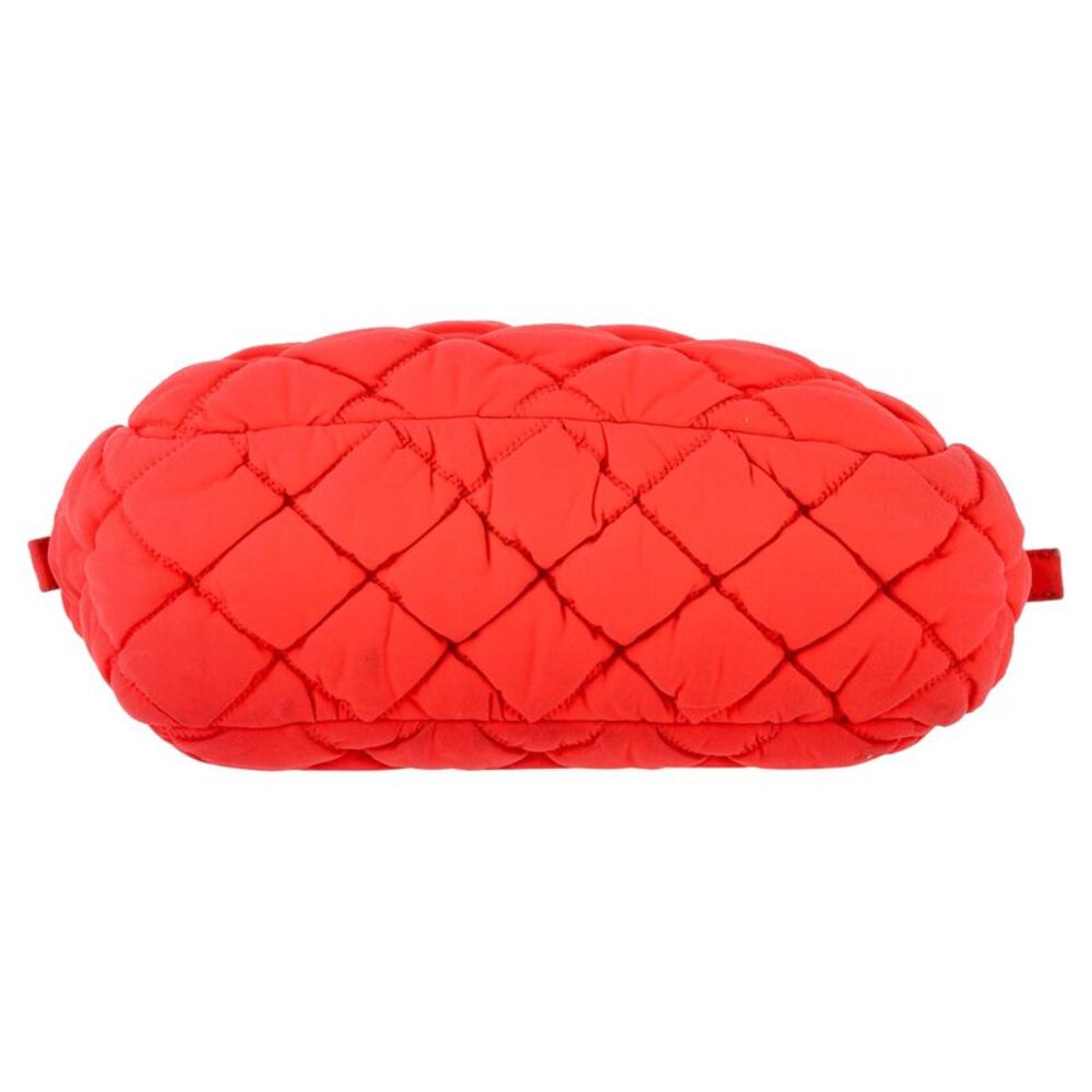 Chanel Bubble Quilt Chain Shoulder Bag in Red Nylon - Picture 4 of 8